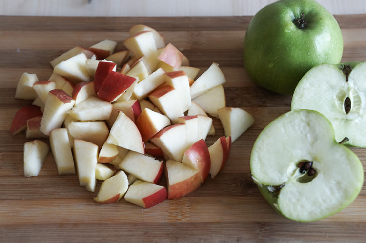 Сладкие гренки с карамелизированными яблоками